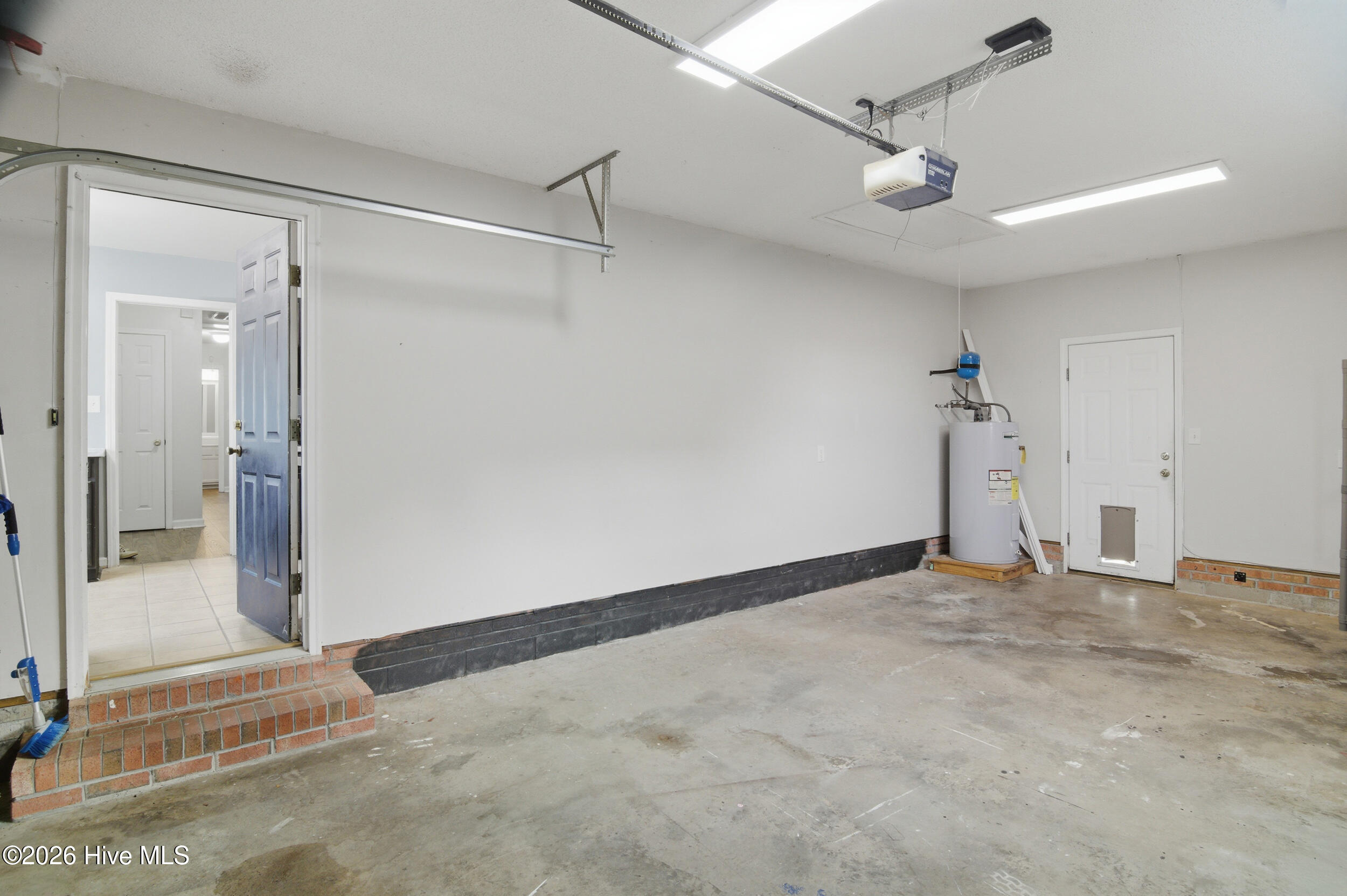 103 Hunt Drive Hubert, NC 28539 - Photo 32 of 45 2 Car garage