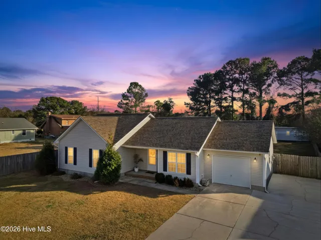 $295,000 | 103 Hunt Drive, Hubert, NC 28539