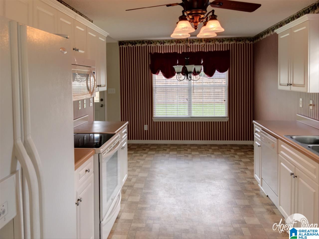 3450 Jeanne Lane Bessemer, AL 35023 - Photo 7 of 24