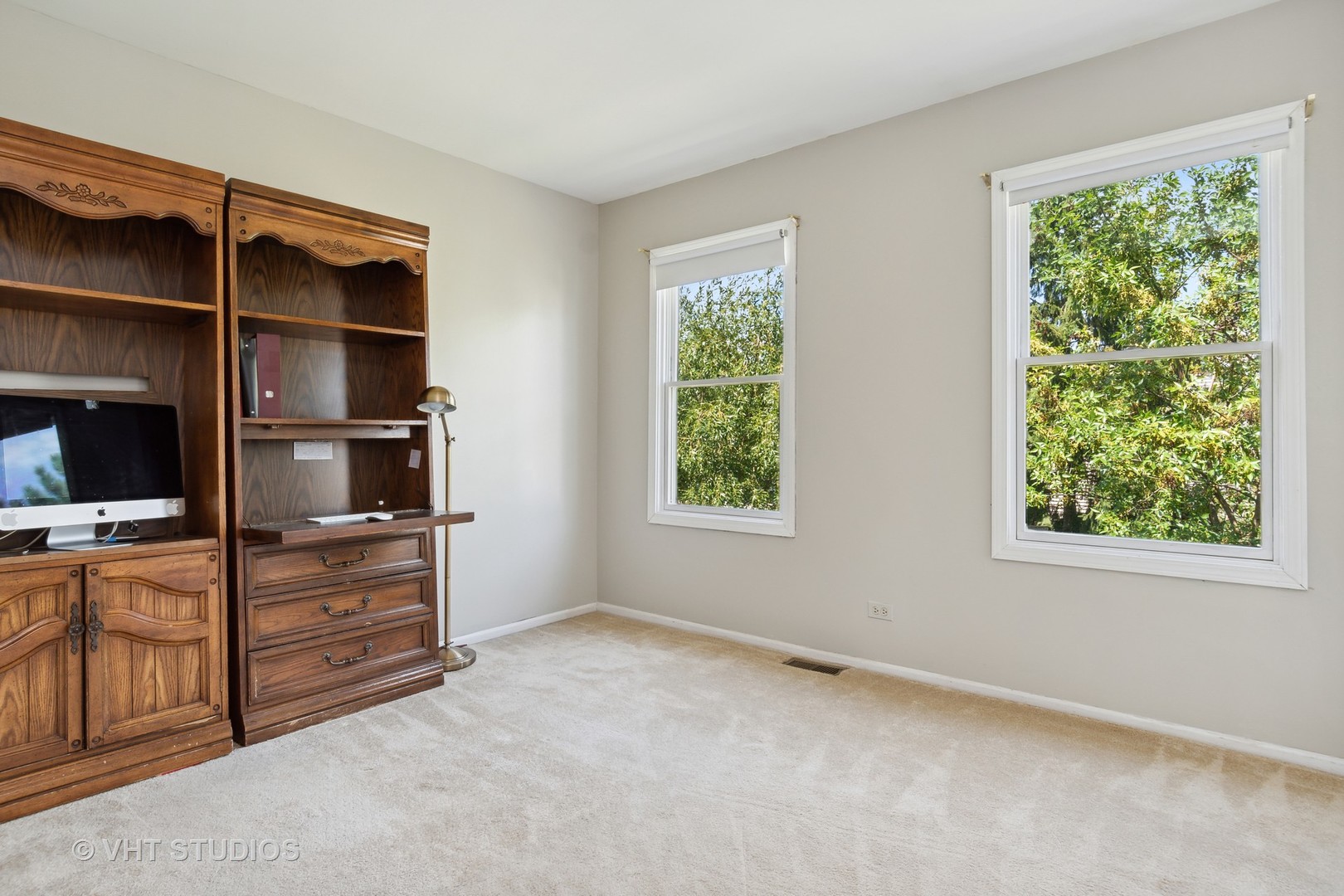 2780 Carriage Way Aurora, IL 60504 - Photo 14 of 19 a view of an empty room with a window