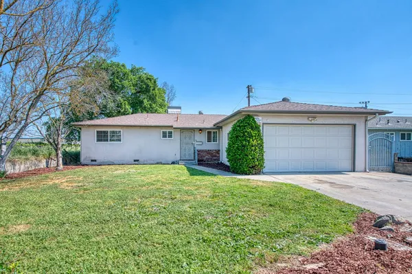 $350,000 | 327 North 2nd Street, Fowler, CA 93625