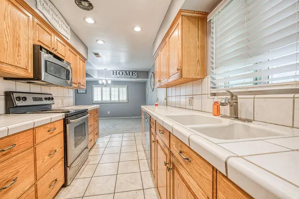 $350,000 | 327 North 2nd Street, Fowler, CA 93625