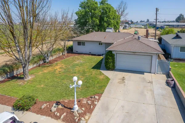 $350,000 | 327 North 2nd Street, Fowler, CA 93625