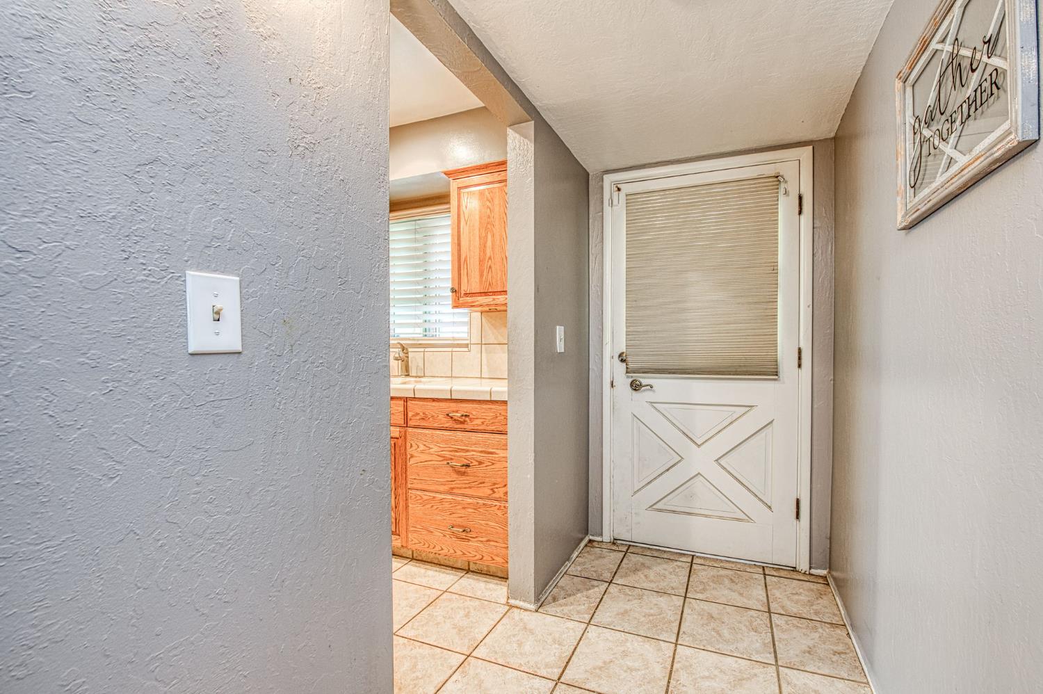 327 North 2nd Street Fowler, CA 93625 - Photo 5 of 44