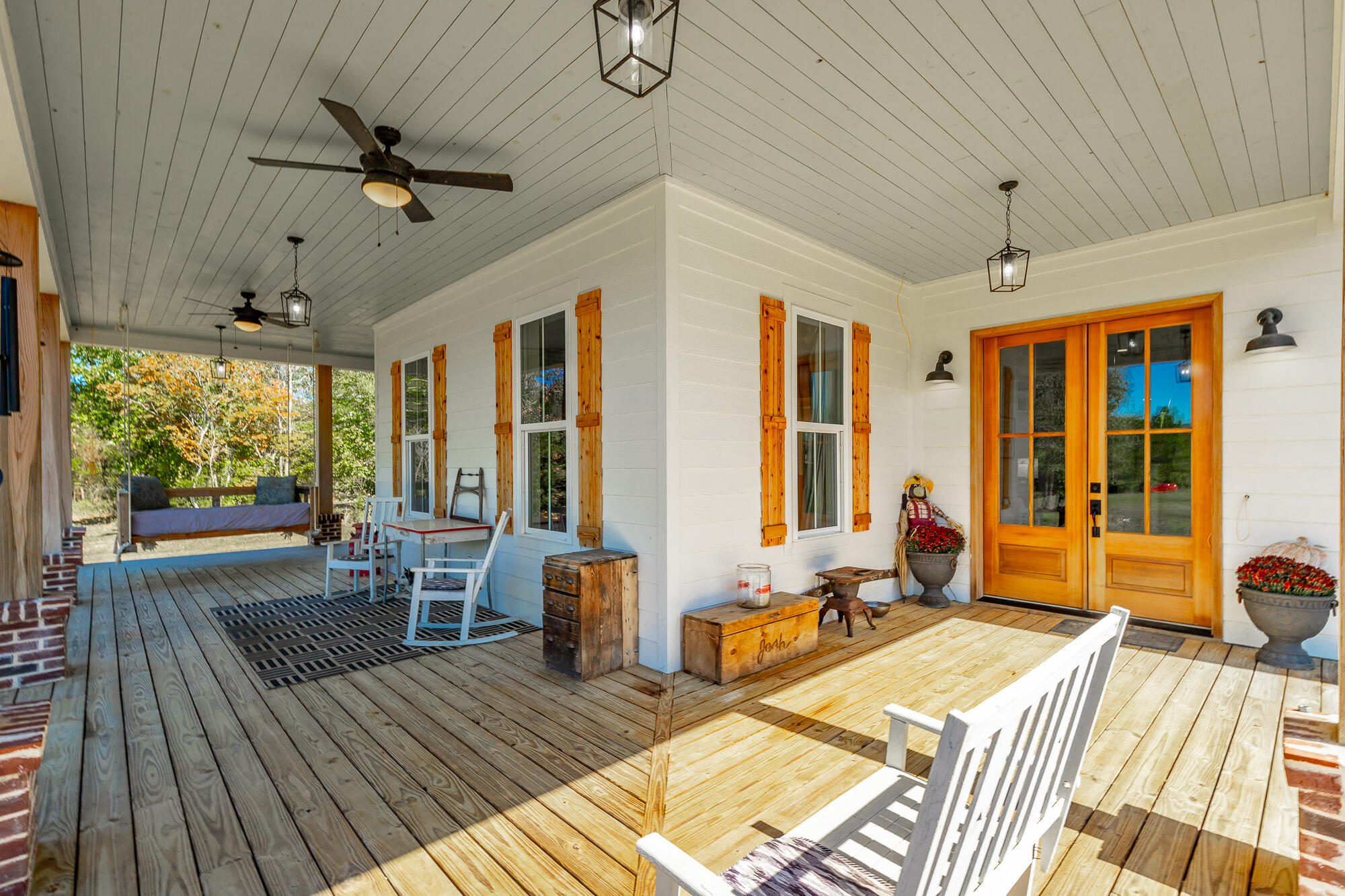 2105 Old Bethel Road Chickamauga, GA 30707 - Photo 5 of 78 Front Porch