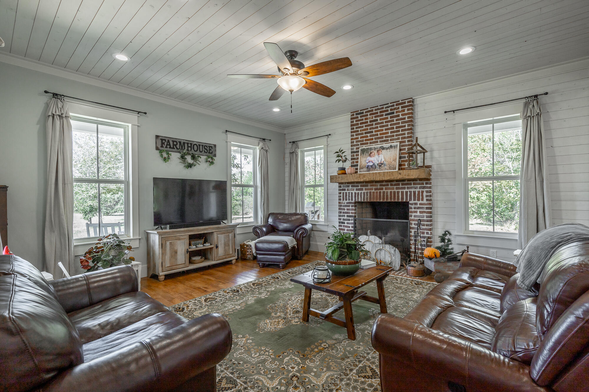 2105 Old Bethel Road Chickamauga, GA 30707 - Photo 9 of 78 Living Room