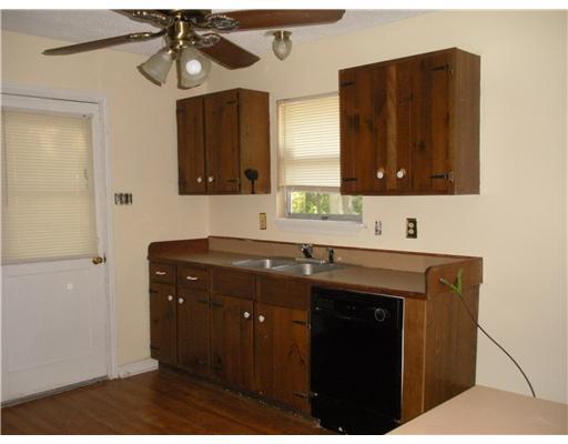 256 Dummyline Road Madisonville, LA 70447 - Photo 4 of 19 Gallery Image 4
