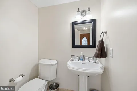$2,800 | 5831 Rock Forest Court, Centreville, VA 20121