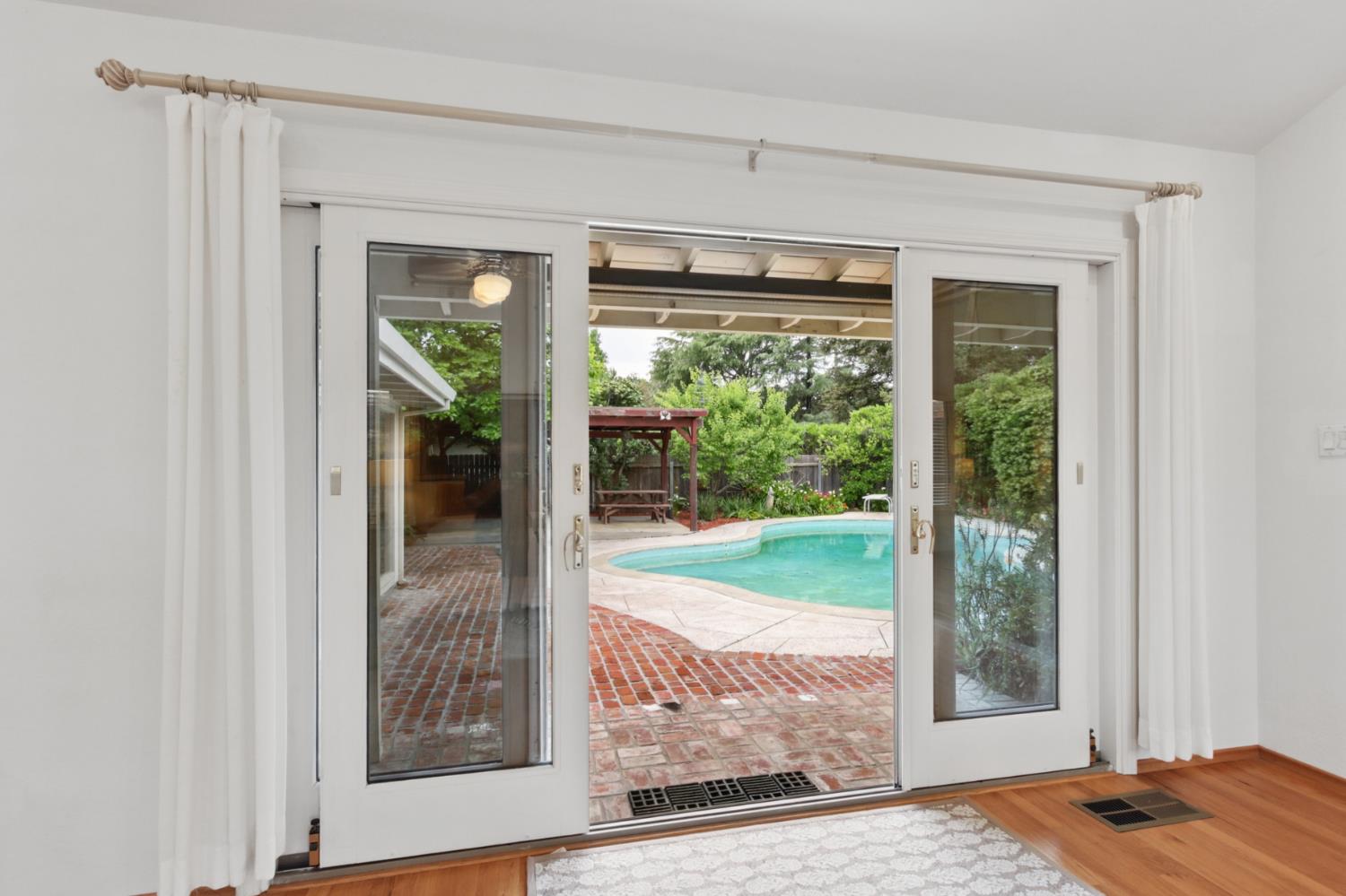 102 Rancho Way Woodland, CA 95695 - Photo 30 of 55