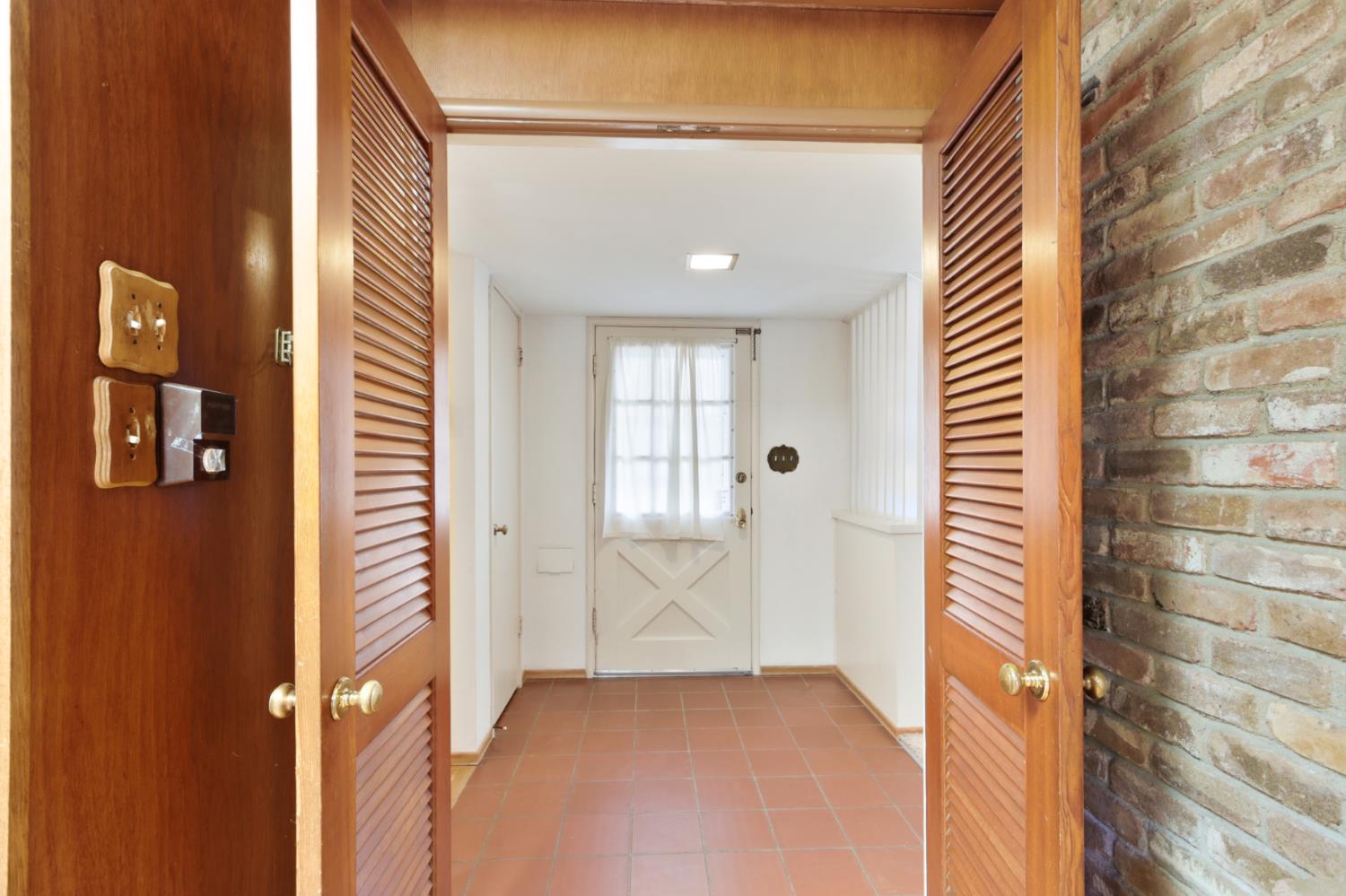 102 Rancho Way Woodland, CA 95695 - Photo 5 of 55