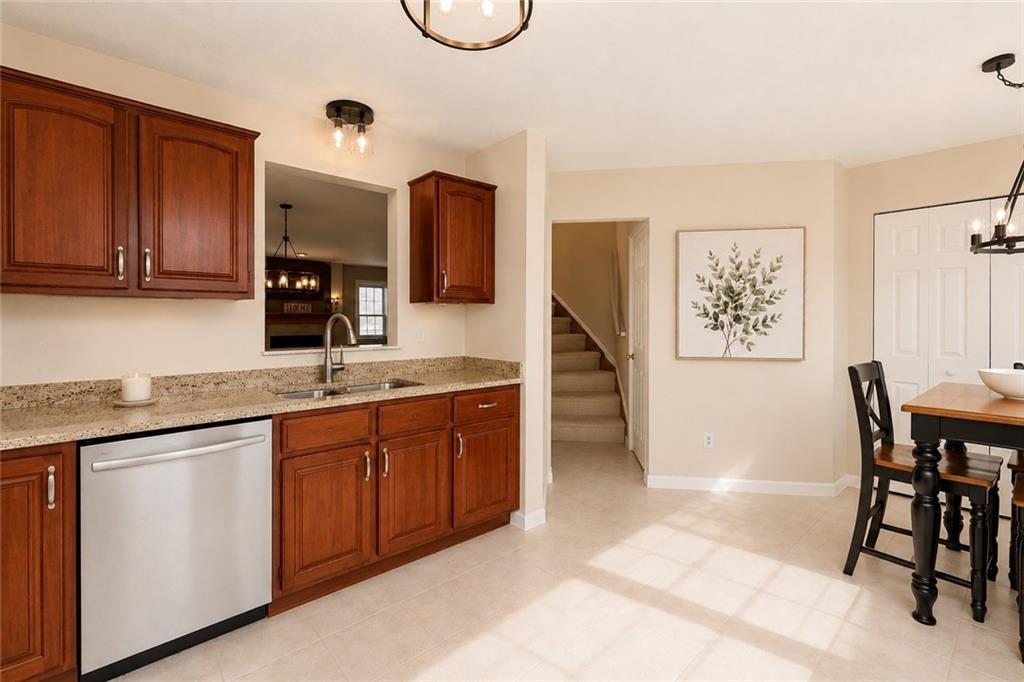433 Georgetown Court Seven Fields, PA 16046 - Photo 10 of 23