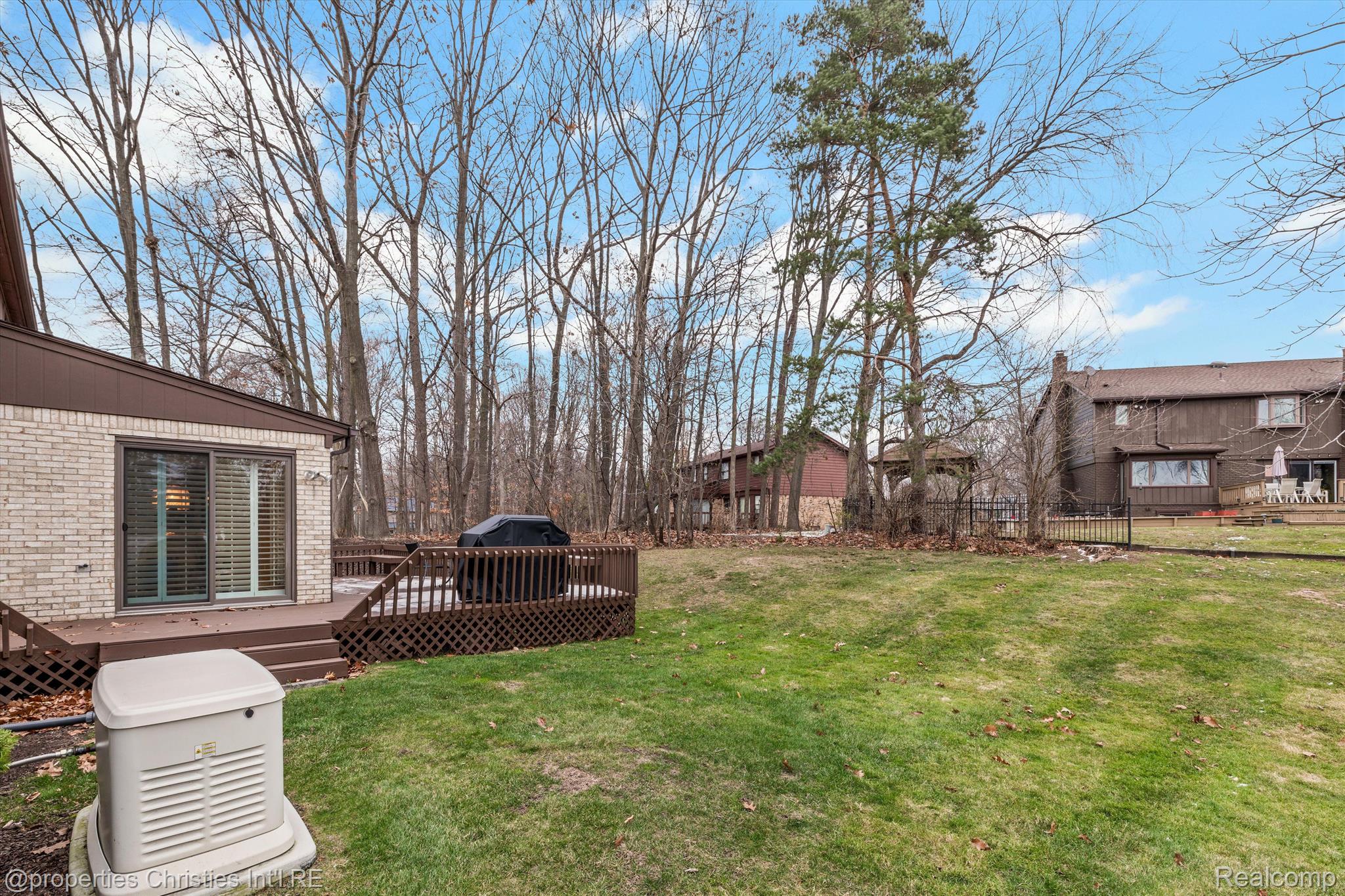 30184 High Valley Road Farmington, MI 48331 - Photo 39 of 43 Gallery Image 39