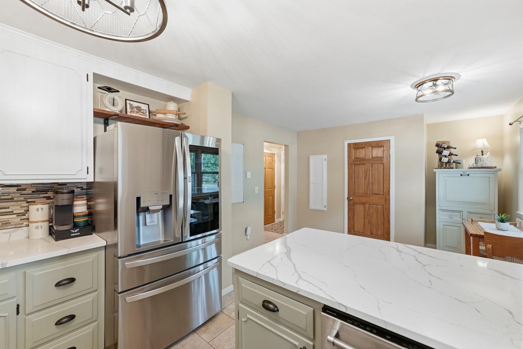 4762 Decatur Avenue North New Hope, MN 55428 - Photo 7 of 28 Gallery Image 7