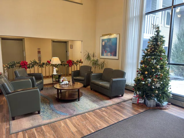 $79,950 | 1601 North Innsbruck Drive, Unit 242, Fridley, MN 55432