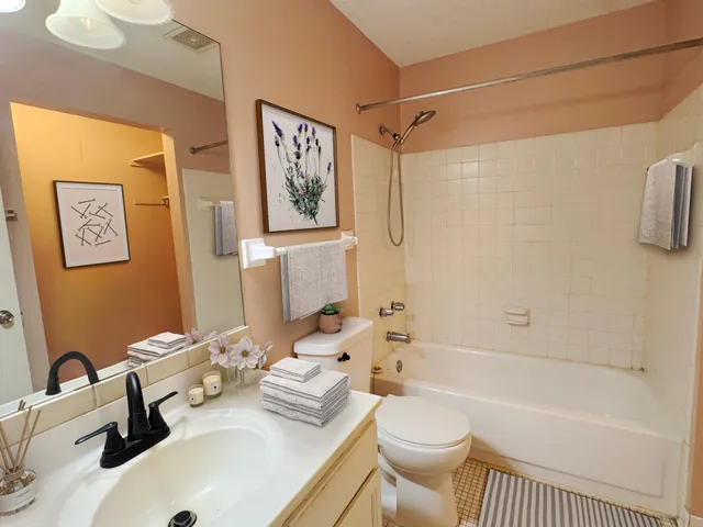 $79,950 | 1601 North Innsbruck Drive, Unit 242, Fridley, MN 55432