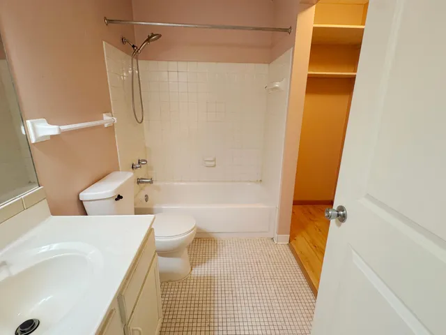 $79,950 | 1601 North Innsbruck Drive, Unit 242, Fridley, MN 55432