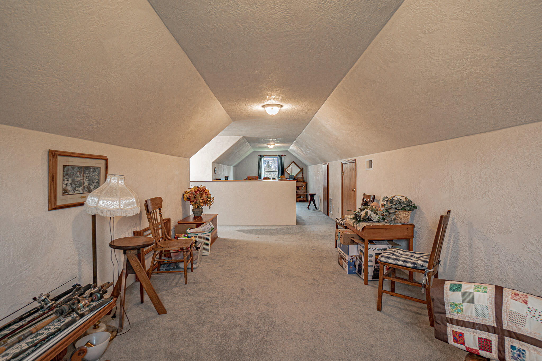 1747 Minear Road Medford, OR 97501 - Photo 24 of 35 DSC00341-HDR