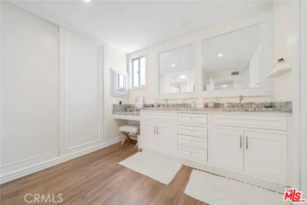 $2,860 | 5301 Balboa Boulevard, Unit C6, Encino, CA 91316