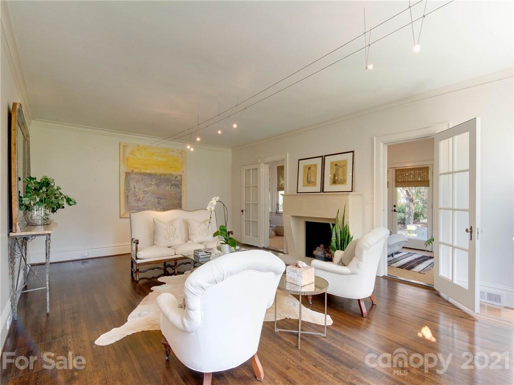1050 Ardsley Road Charlotte, NC 28207 - Photo 3 of 48 Gallery Image 3