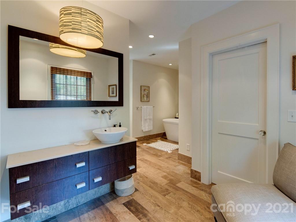 1050 Ardsley Road Charlotte, NC 28207 - Photo 23 of 48 Gallery Image 23