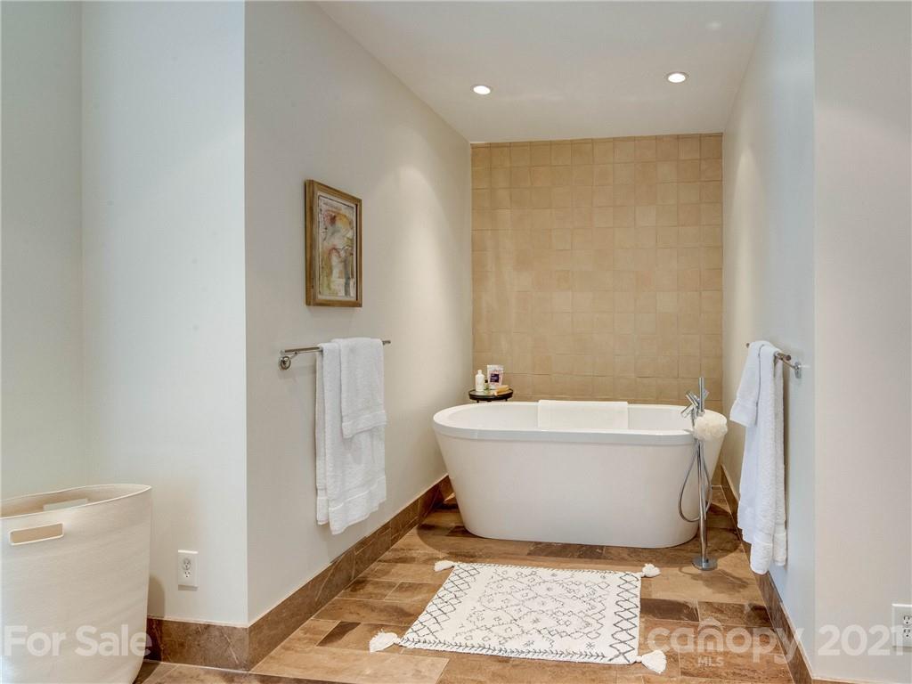1050 Ardsley Road Charlotte, NC 28207 - Photo 24 of 48 Gallery Image 24
