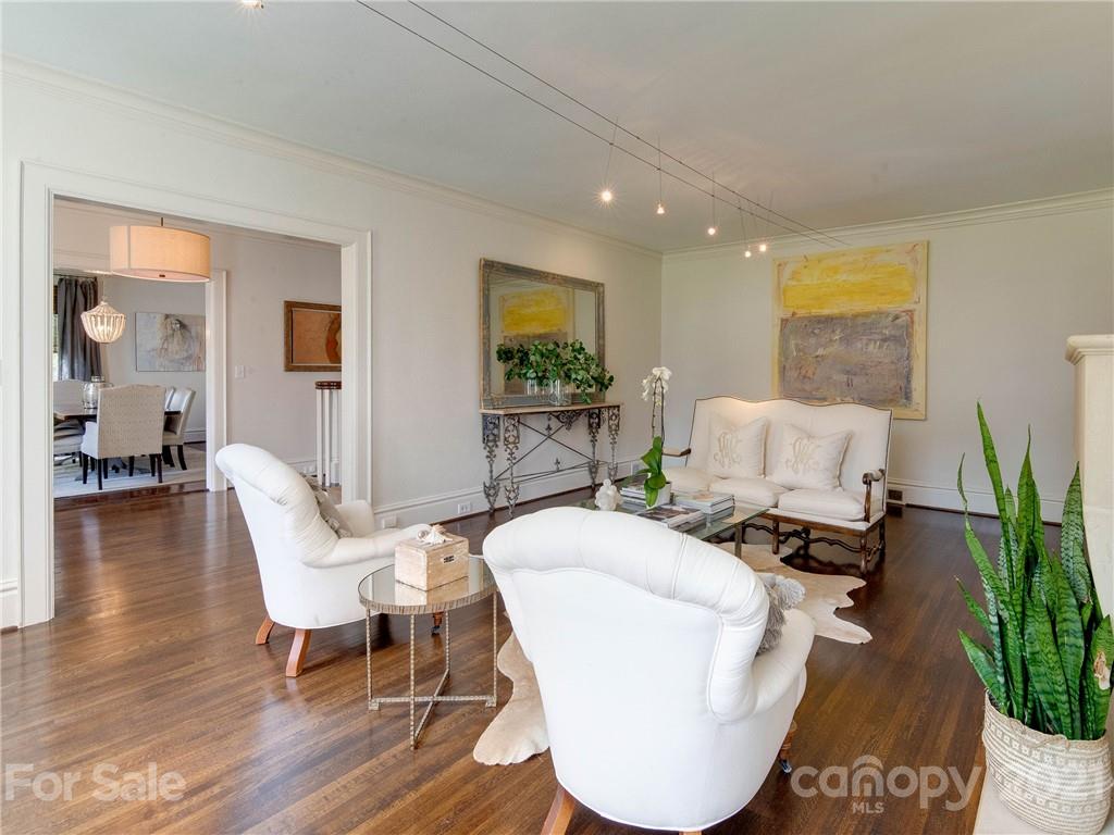 1050 Ardsley Road Charlotte, NC 28207 - Photo 4 of 48 Gallery Image 4