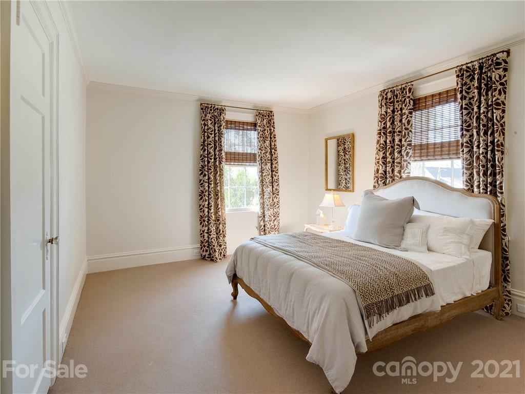 1050 Ardsley Road Charlotte, NC 28207 - Photo 34 of 48 Gallery Image 34