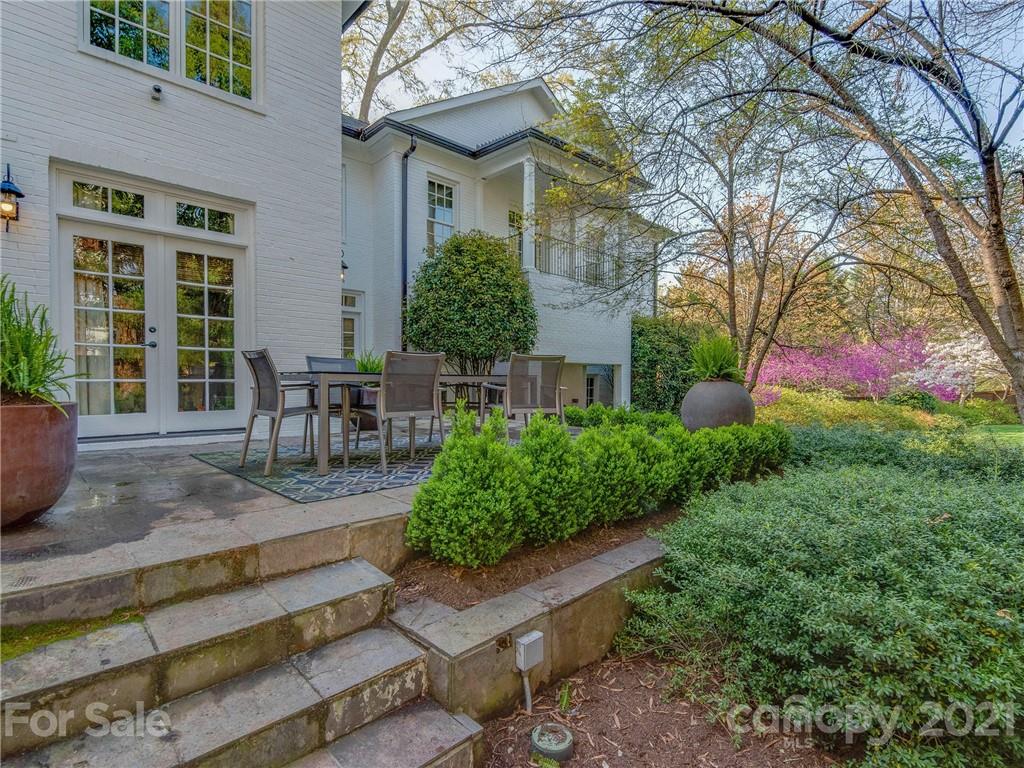 1050 Ardsley Road Charlotte, NC 28207 - Photo 42 of 48 Gallery Image 42