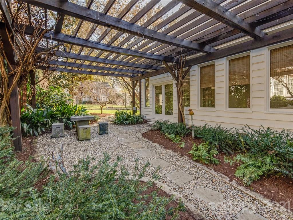 1050 Ardsley Road Charlotte, NC 28207 - Photo 47 of 48 Gallery Image 47
