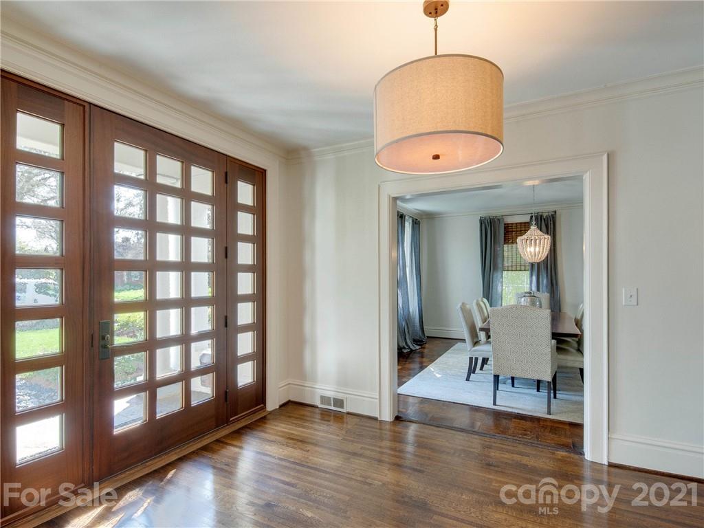 1050 Ardsley Road Charlotte, NC 28207 - Photo 9 of 48 Gallery Image 9