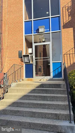 a view of entryway with a front door