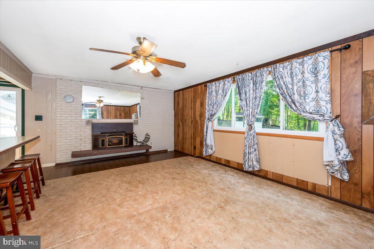 15605 Barnes Road New Windsor, MD 21776 - Photo 4 of 62