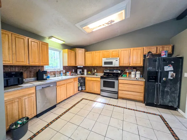 $280,000 | 257 Edgewood Drive, Quincy, MI 49082