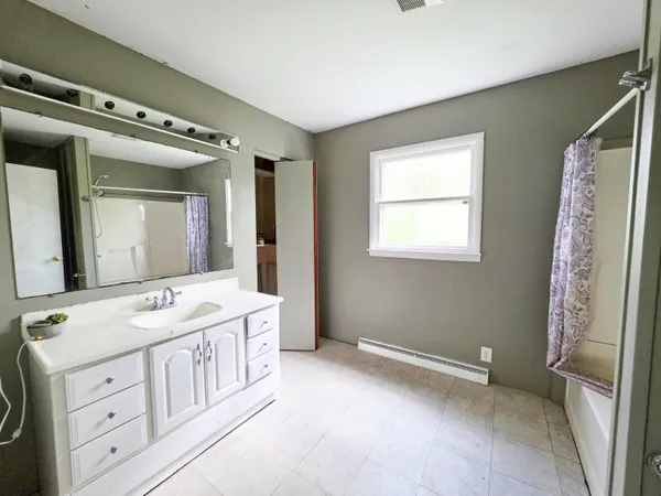 $280,000 | 257 Edgewood Drive, Quincy, MI 49082