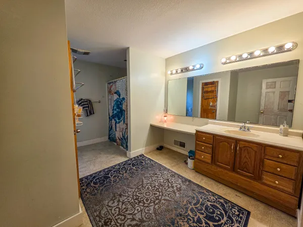 $280,000 | 257 Edgewood Drive, Quincy, MI 49082