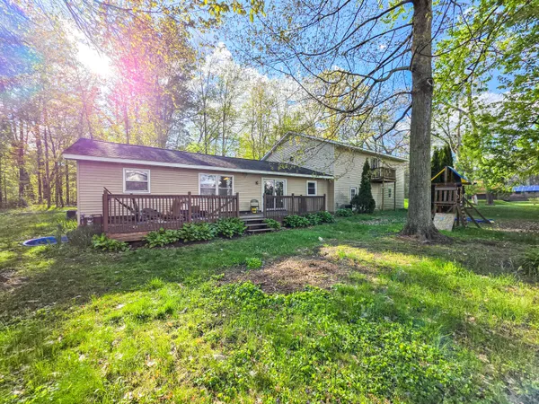 $280,000 | 257 Edgewood Drive, Quincy, MI 49082