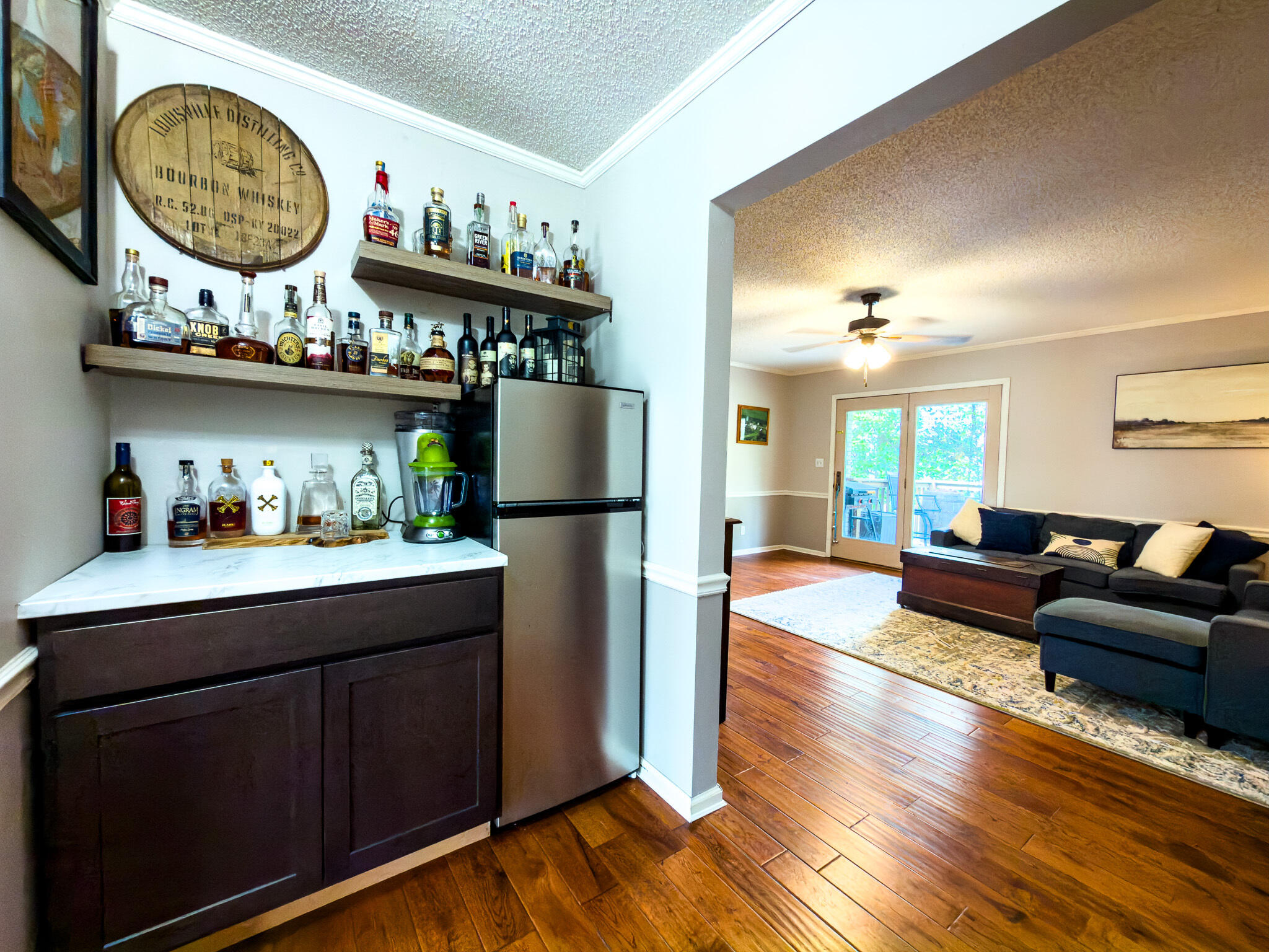 1717 North Friendship Road Paducah, KY 42001 - Photo 11 of 32 bar