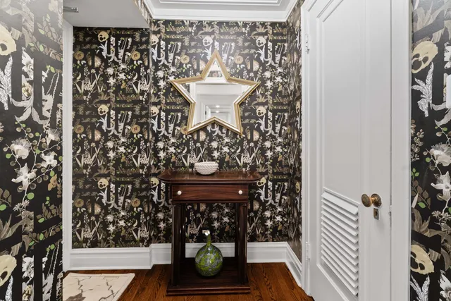 a bathroom with a toilet