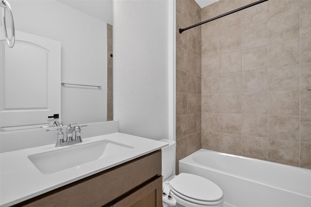 325 Rangars Ridge Place Fort Worth, TX 76120 - Photo 12 of 27 Gallery Image 12
