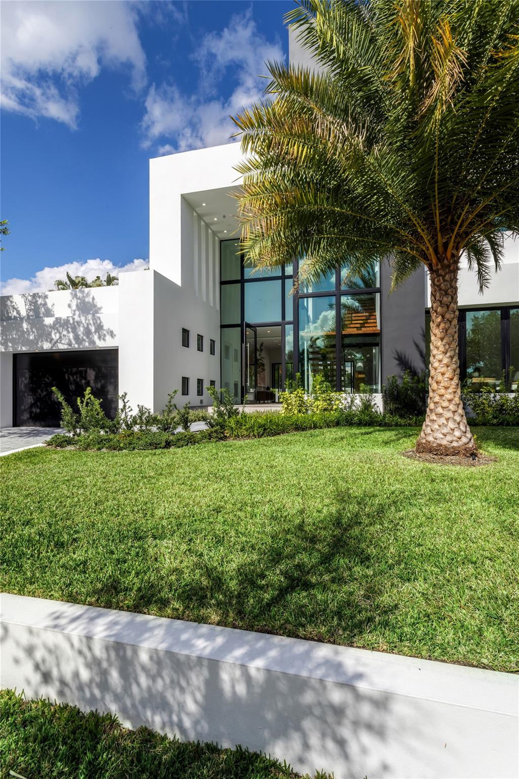 3205 Leigh Road Pompano Beach, FL 33062 - Photo 2 of 40 Photo 2