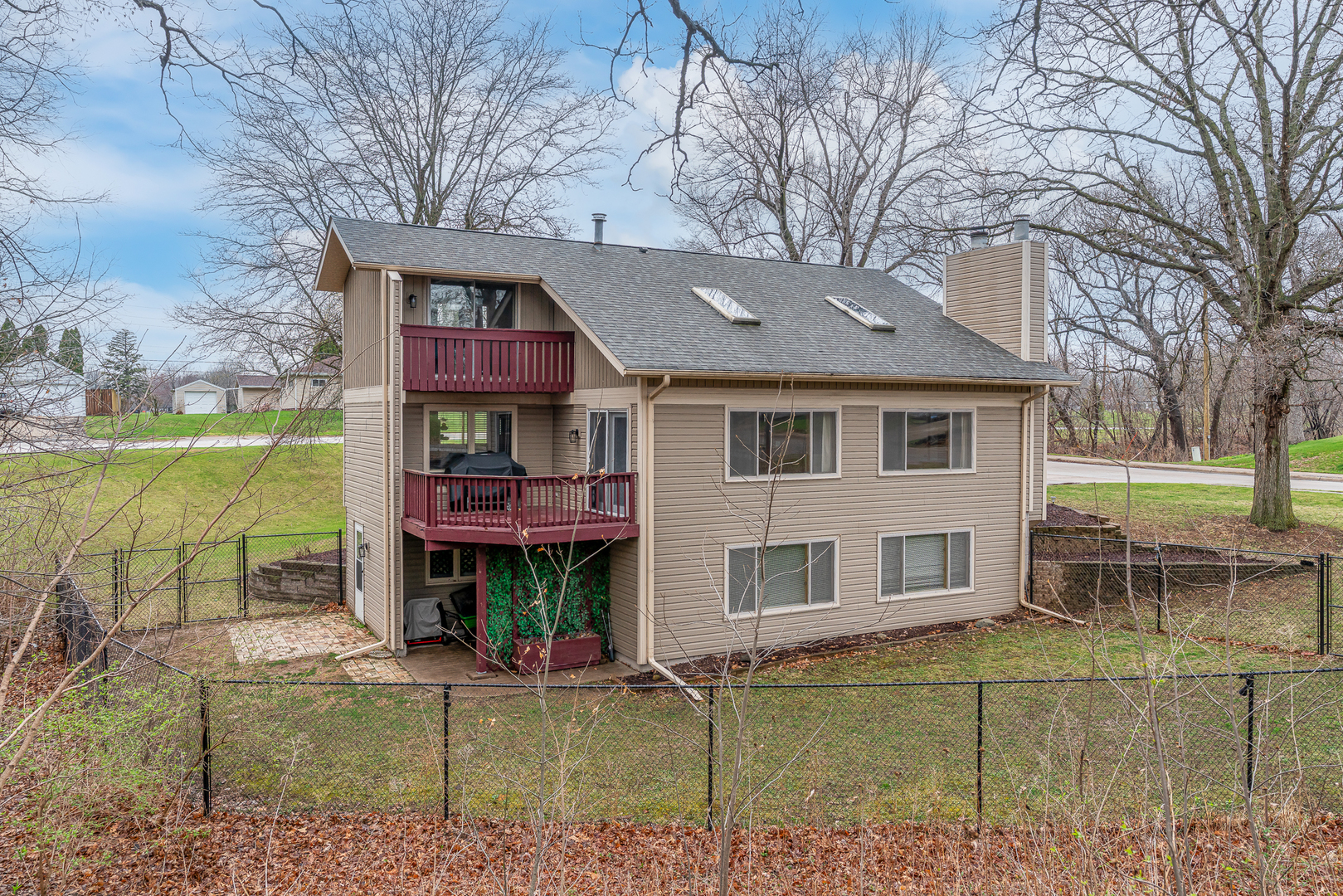 5302 32nd Avenue Moline, IL 61265 - Photo 5 of 30 front view of a house with a yard