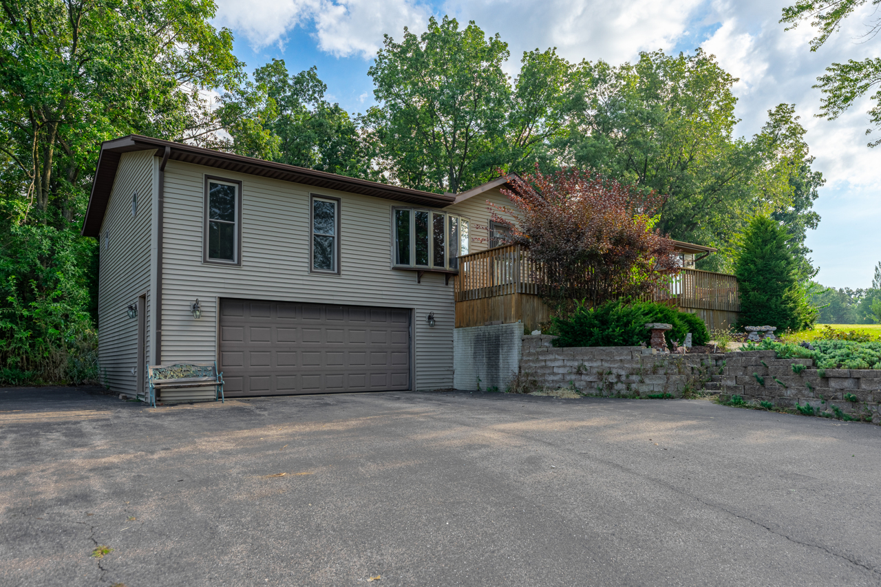 1005 Autumn Court Davis, IL 61019 - Photo 1 of 41