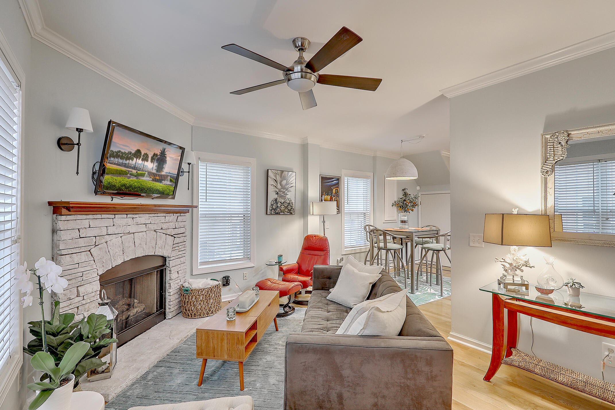 118 Congress Street, Unit F Charleston, SC 29403 - Photo 16 of 38 Living Room