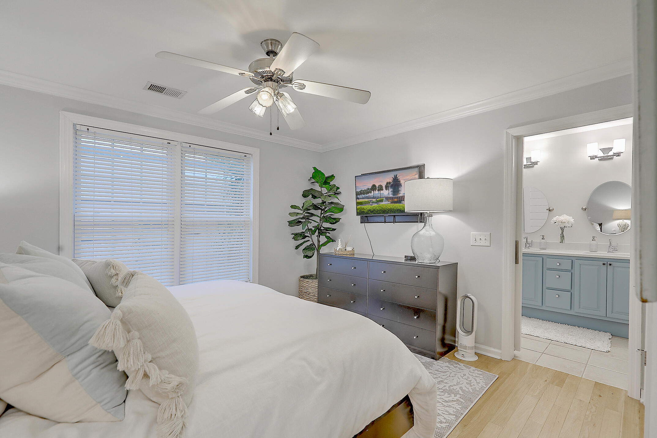 118 Congress Street, Unit F Charleston, SC 29403 - Photo 21 of 38 Owner's Suite