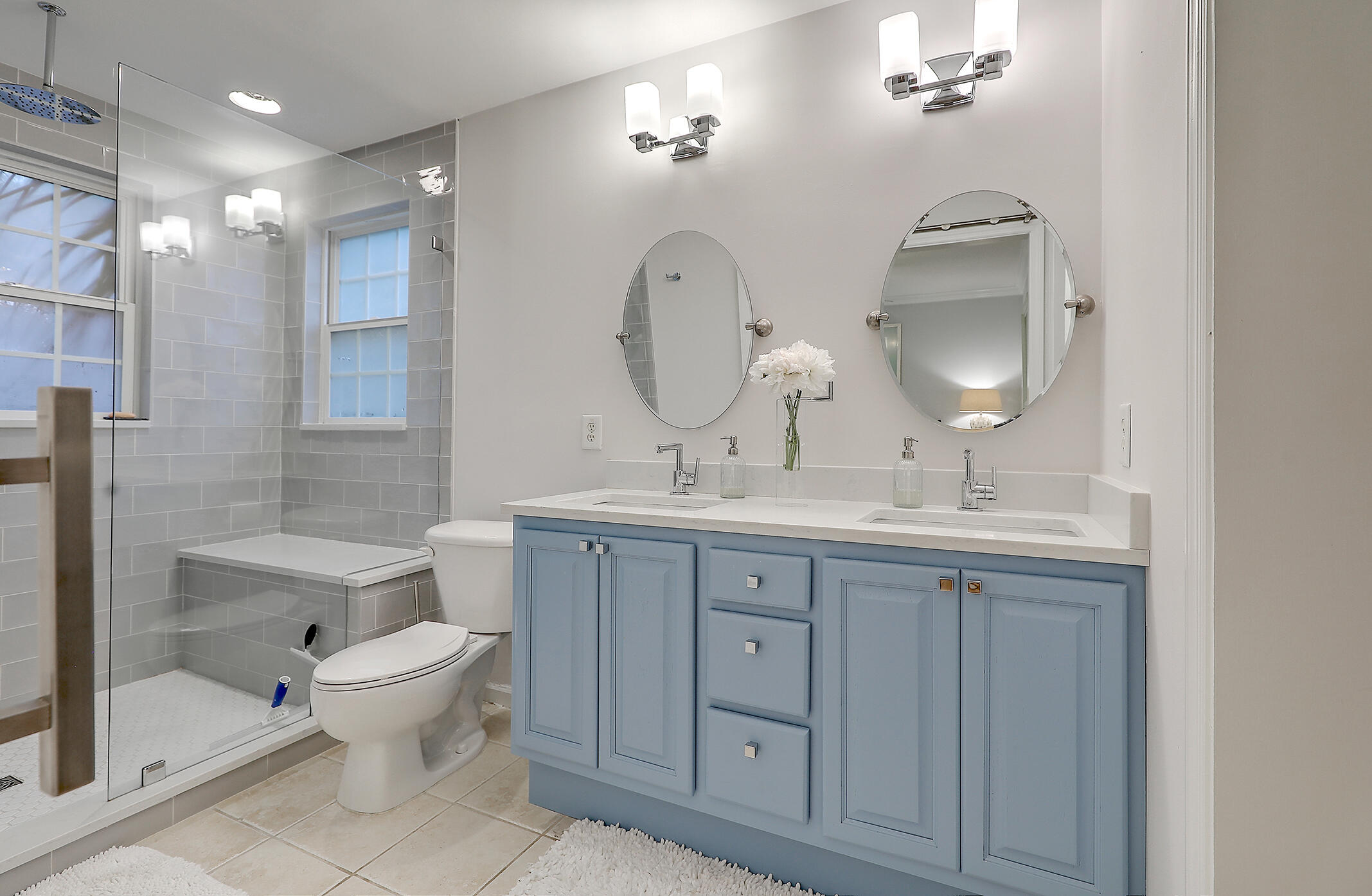 118 Congress Street, Unit F Charleston, SC 29403 - Photo 22 of 38 Renovated Owner's Bath