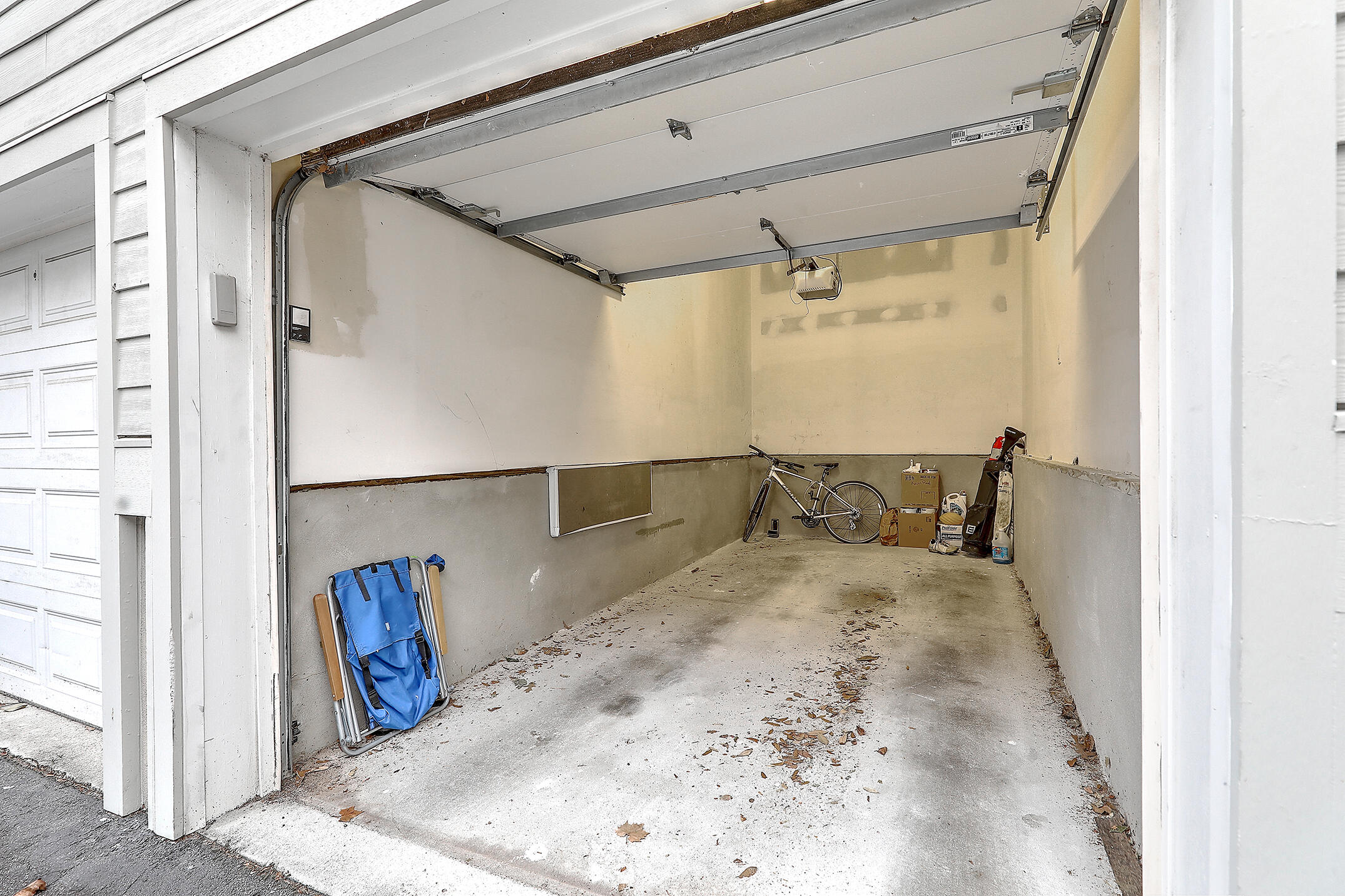 118 Congress Street, Unit F Charleston, SC 29403 - Photo 26 of 38 Attached Garage