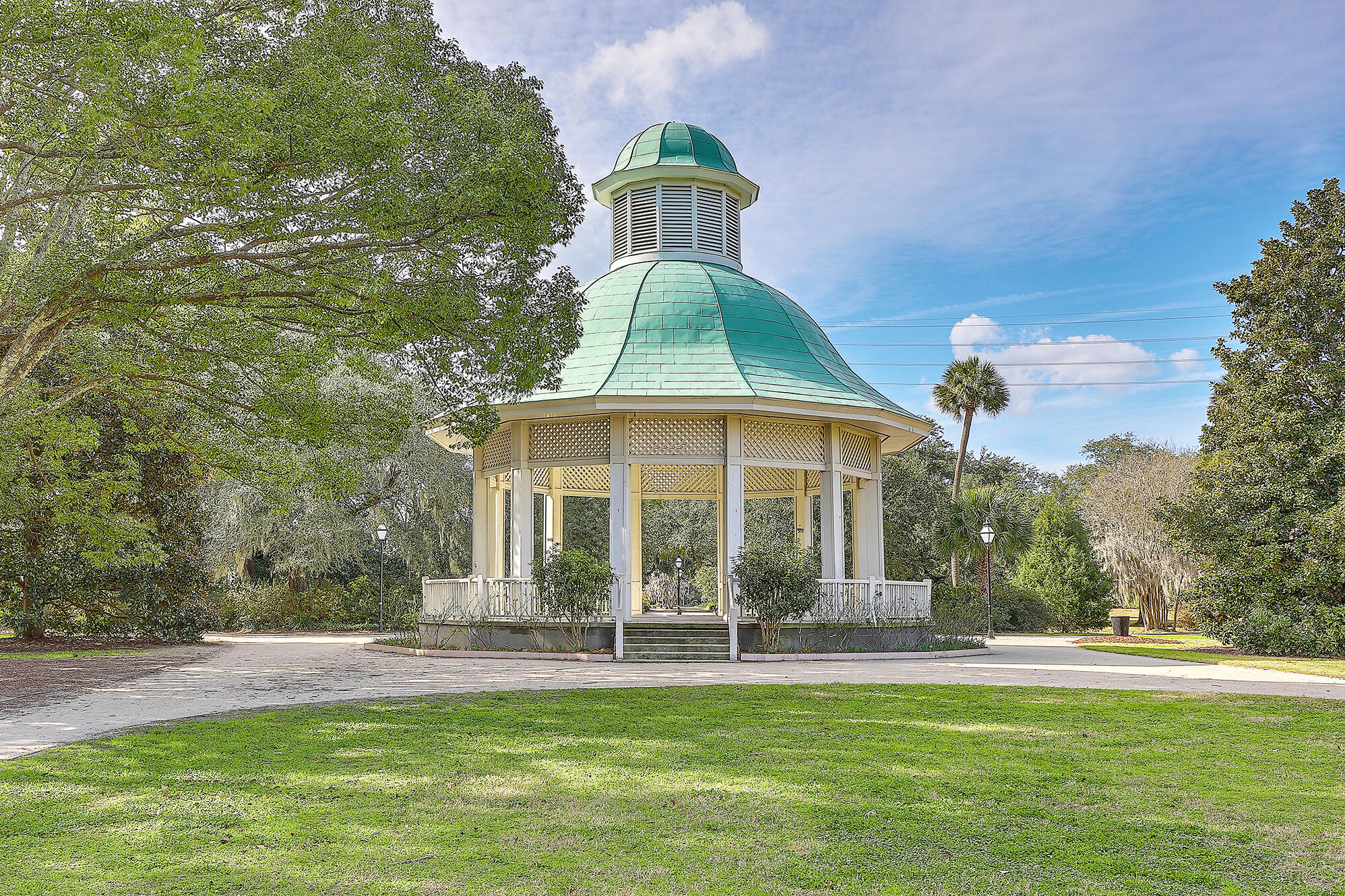 118 Congress Street, Unit F Charleston, SC 29403 - Photo 29 of 38 Nearby Hampton Park
