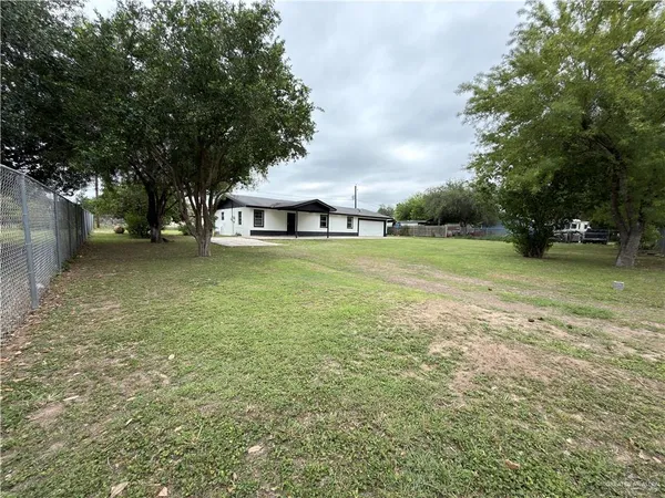 $1,500 | 21806 Hidalgo Street, Edcouch, TX 78538