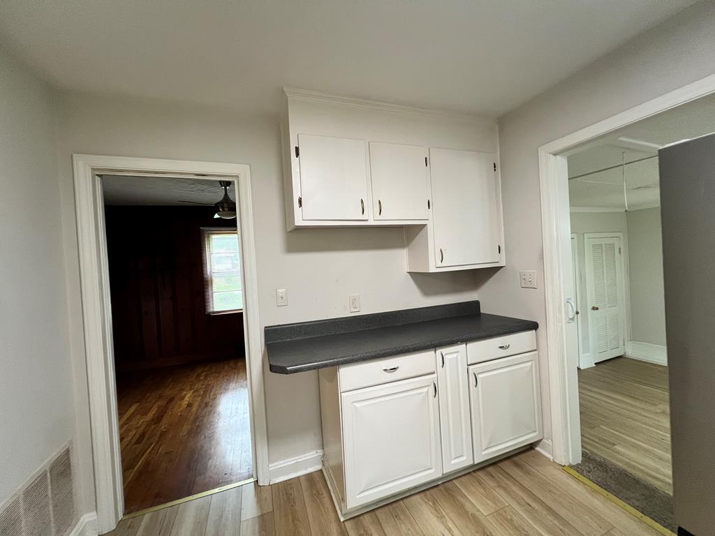 501 Cedar Street Clinton, SC 29325 - Photo 11 of 31