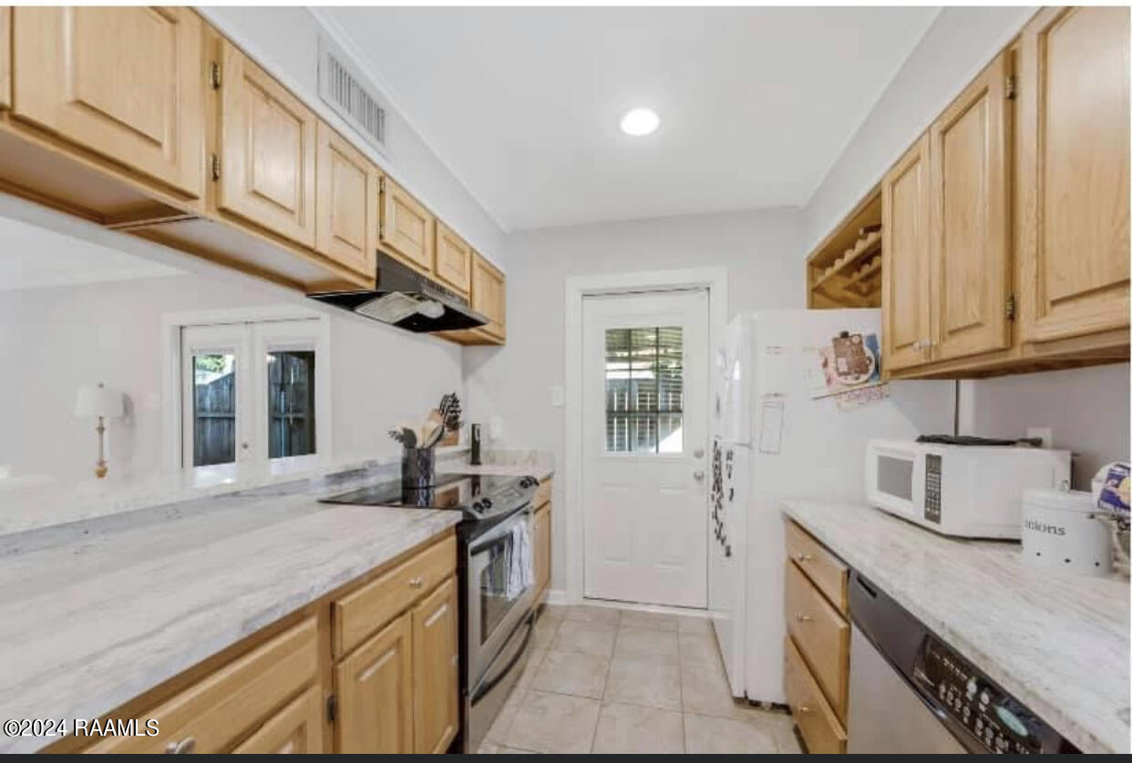 522 Harding Street, Unit A Lafayette, LA 70503 - Photo 9 of 18 image010